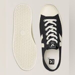 Veja Wata II Low Top Sneaker